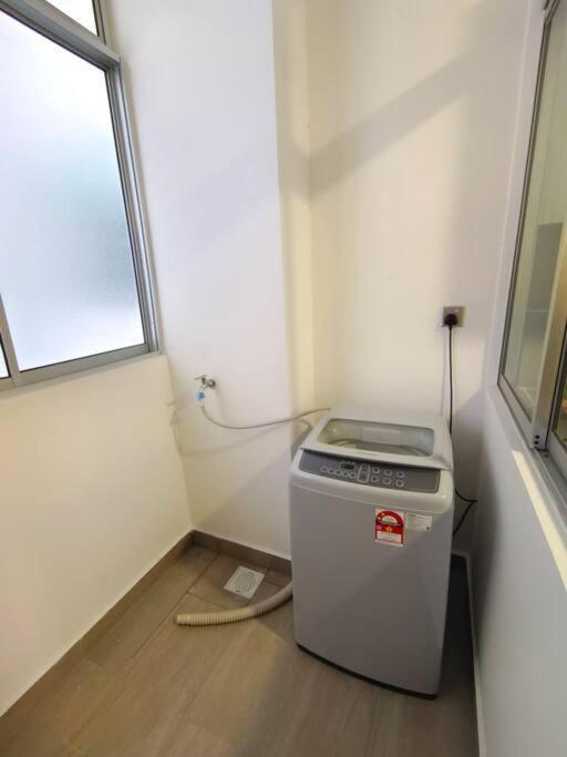 A1403 Jb City Sks Habitat Larkin 2Br 6Pax 100Mbps Netflix!! By Stay Johor Bahru Luaran gambar